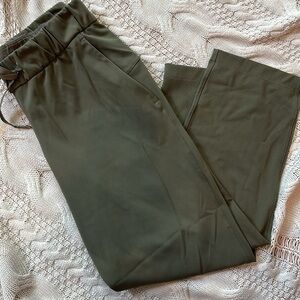 Lululemon Keep Moving Pant 7/8 / Size 4